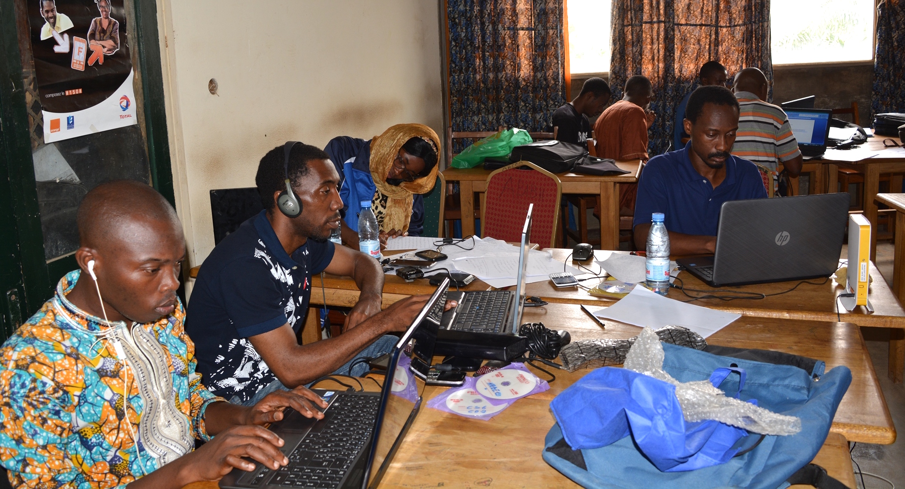 Hackathon-Yaounde-ESSTIC-novembre-2015-photo-Edouard-TAMBA_0489
