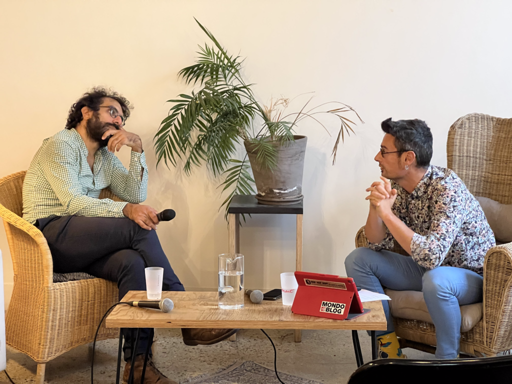 Nabil Wakim et Julien Le Bot lors de l'enregistrement du premier épisode de “Les médias se mettent au Vert”
